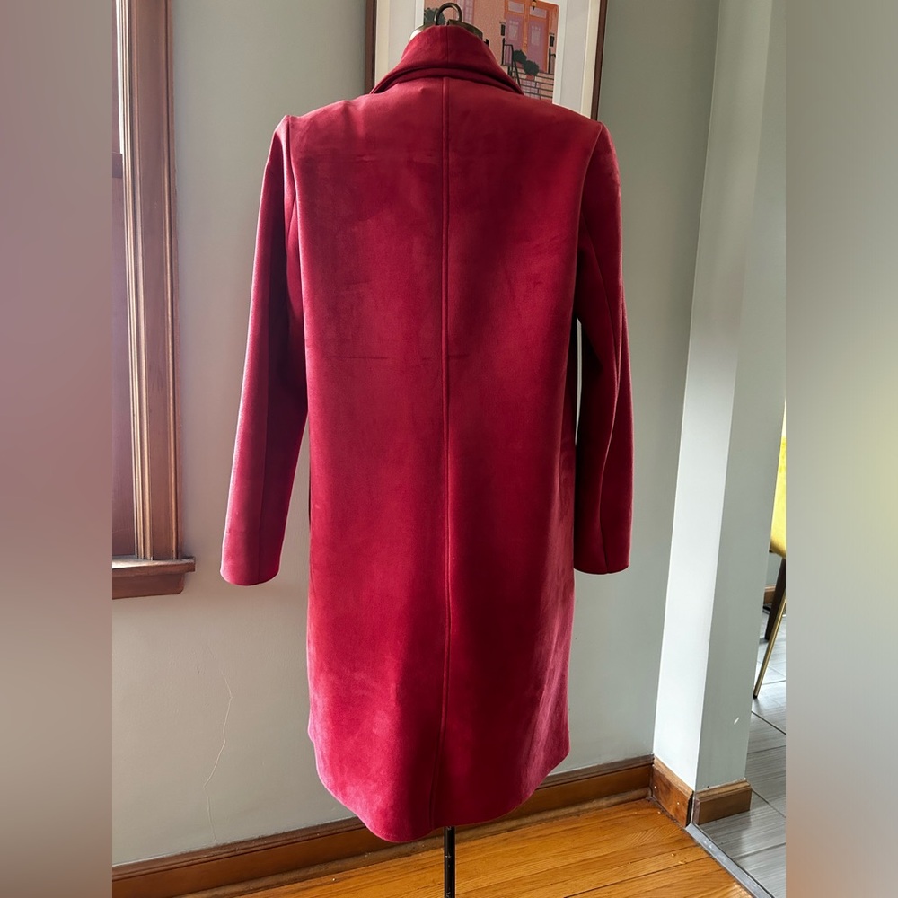 Women’s pink velvet long jacket T Tahari.